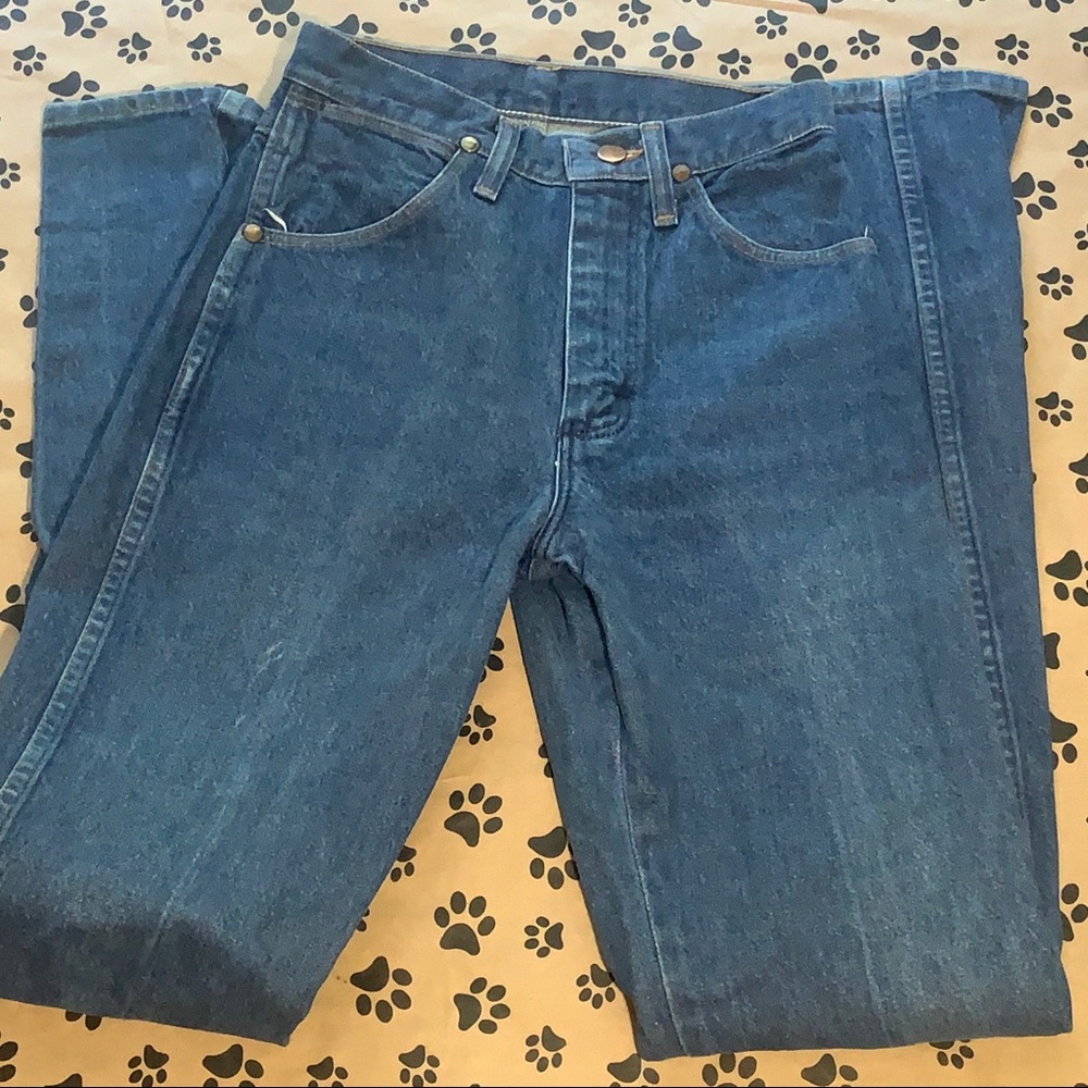 COPY - Barely worn wrangler jeans